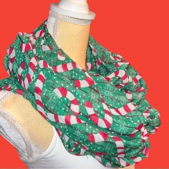 Infinity green Christmas scarf with adorable candy cane design! - Picture 3 of 5